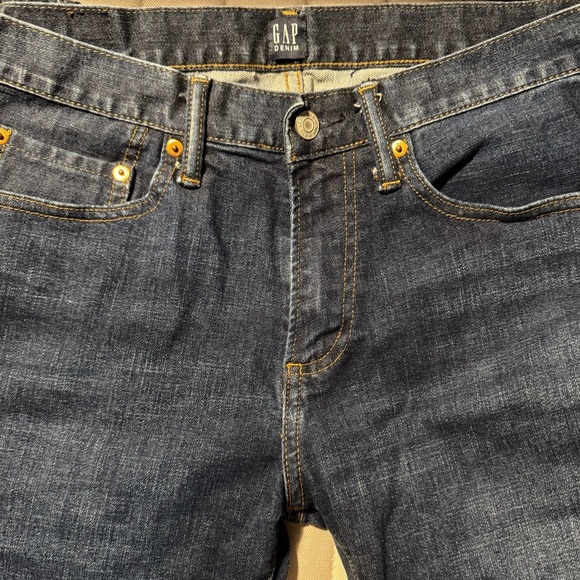Gap 31x30 men’s slim fit jeans EUC, worn twice! Dark wash. - Picture 3 of 5